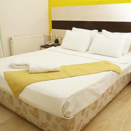 R+ Hotel By Rooms Çeşme Εξωτερικό φωτογραφία