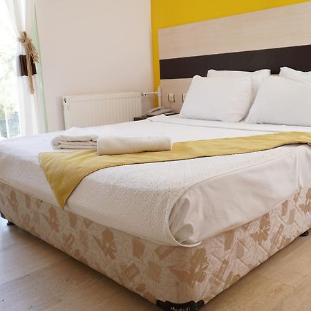 R+ Hotel By Rooms Çeşme Εξωτερικό φωτογραφία