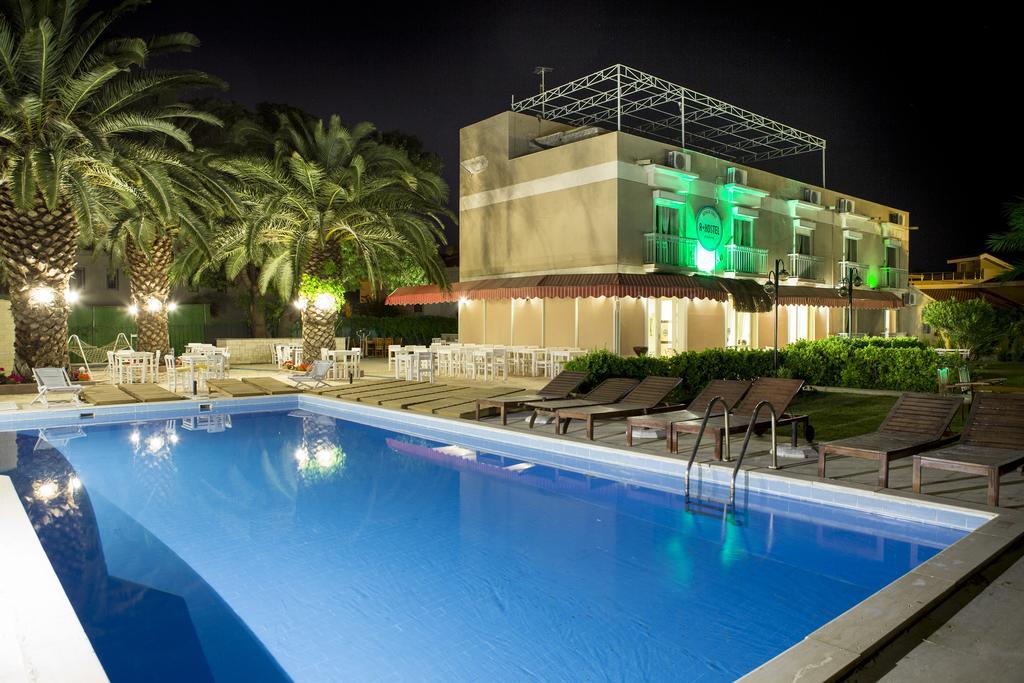 R+ Hotel By Rooms Çeşme Εξωτερικό φωτογραφία
