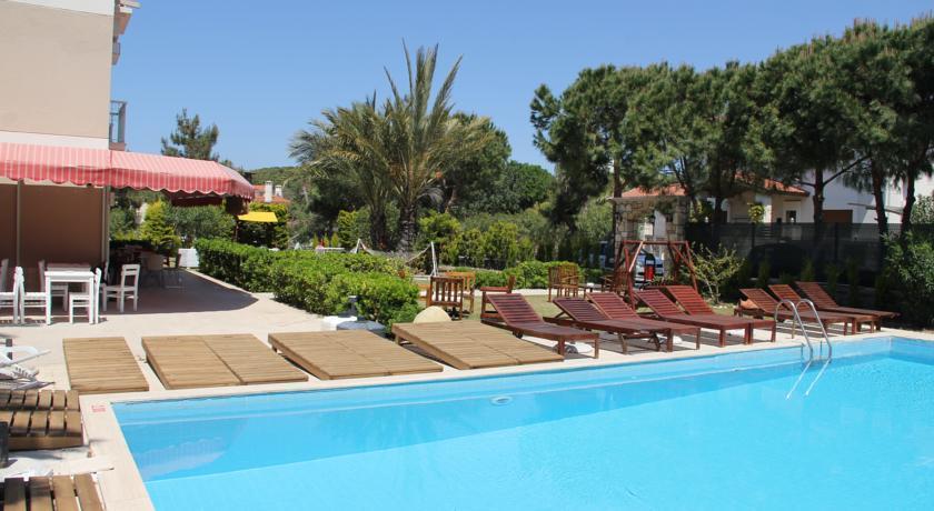 R+ Hotel By Rooms Çeşme Εξωτερικό φωτογραφία