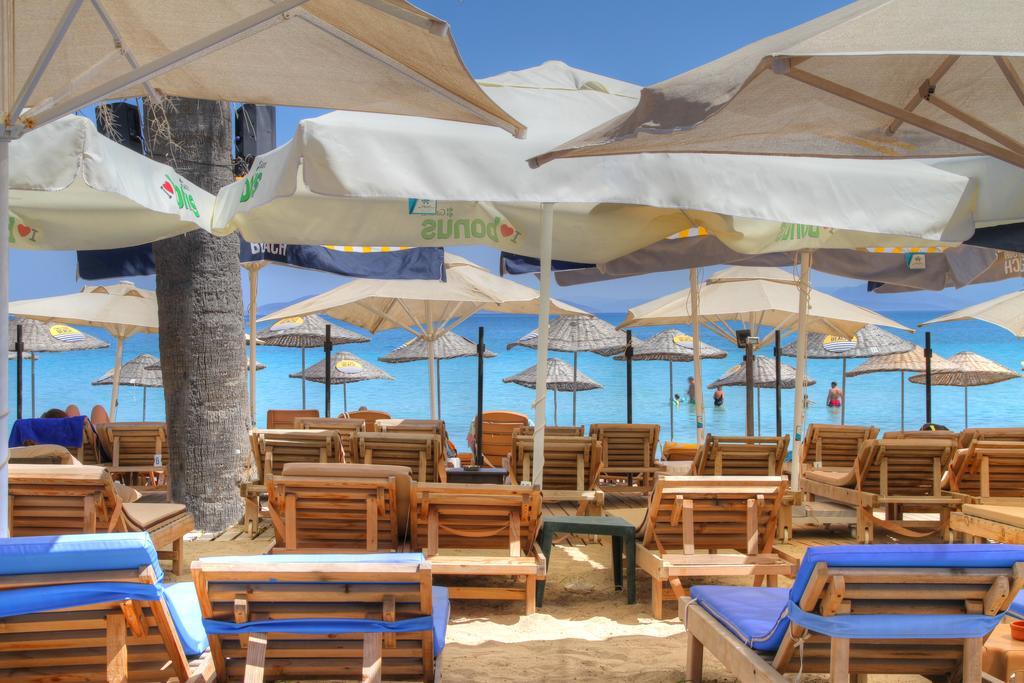 R+ Hotel By Rooms Çeşme Εξωτερικό φωτογραφία