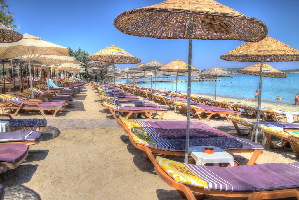 R+ Hotel By Rooms Çeşme Εξωτερικό φωτογραφία