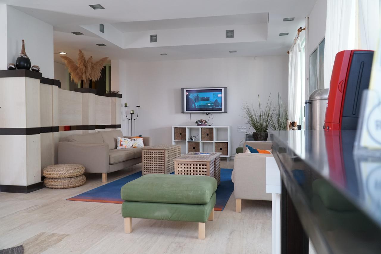 R+ Hotel By Rooms Çeşme Εξωτερικό φωτογραφία